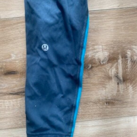 Lululemon Women's Pants Size 4 with color swooshes - Picture 5 of 10